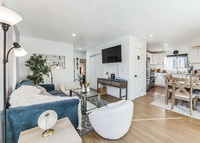 Entire Private 3-Bedroom House W Baby Crib, Gated Yard, Ranch-Style